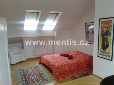 Nádherný, luxusní a kompletně zařízený byt 2+1, 75 m2 na Vinohradech - Anny Letenské
